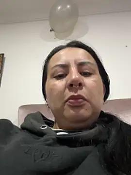 Abril_Luv 即時 XXX 聊天