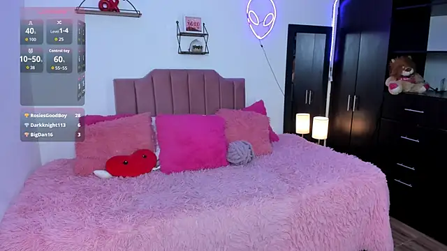 Chat +18 de Nina_curves ao vivo