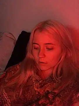 دردشة Blondie_Sofia_Essexbabe الجنسية المباشرة