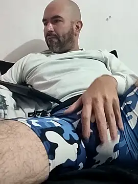 Chatroom XXX en direct de hairyandbigmann