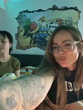 Etwas_neugierig Adlı Modelin Canlı XXX Sohbeti