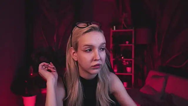 MaoqiBeverly 即時 XXX 聊天