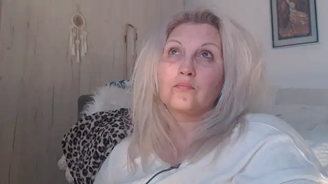 Divineblond – Naživo XXX chat