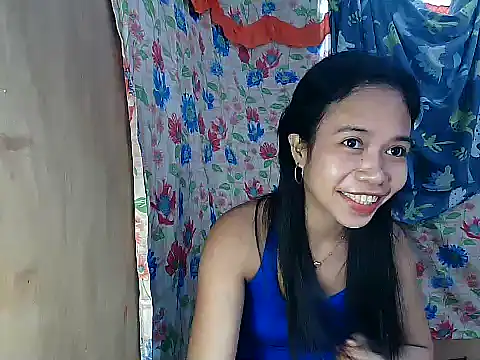 PinaySkinnyGirl's Live XXX Chat