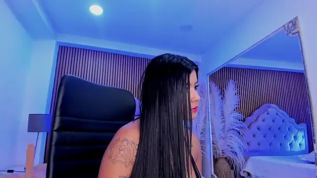 SelenaStonne 即時 XXX 聊天