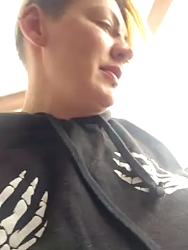 PinkTheHawk: онлайн-секс-чат