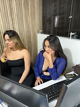 دردشة Antonella_Julieta الجنسية المباشرة