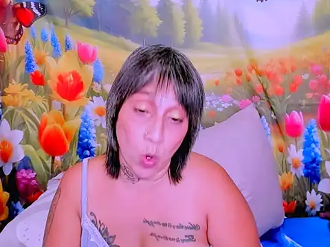 indianroxyn Live XXX chat