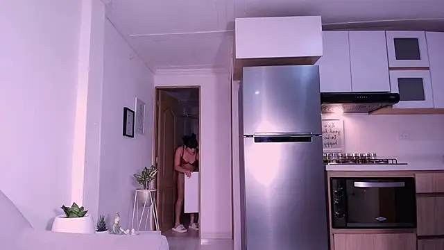 DannaHyde Adlı Modelin Canlı XXX Sohbeti