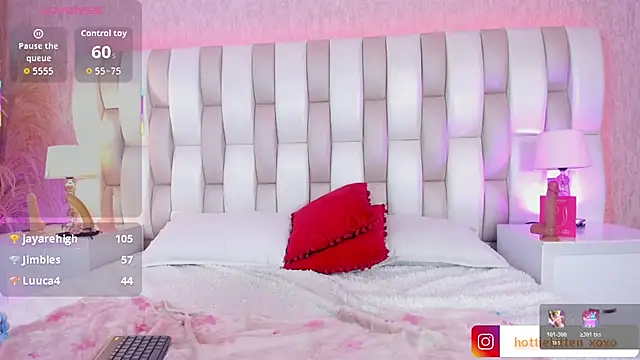 Czat XXX na żywo – Viollet_xoxo