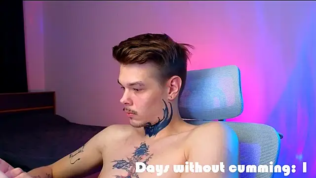 DENIS_HERE Adlı Modelin Canlı XXX Sohbeti