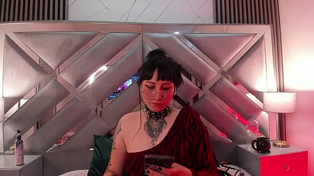 Ravenna666_ Adlı Modelin Canlı XXX Sohbeti