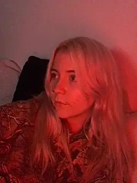 دردشة Blondie_Sofia_Essexbabe الجنسية المباشرة