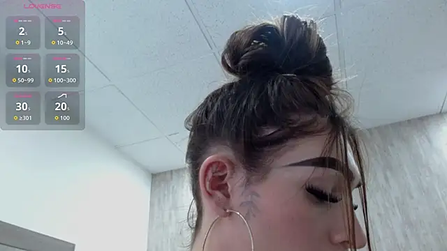 lizz_lunna élő XXX-chatje