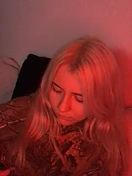 Blondie_Sofia_Essexbabe 现场XXX聊天