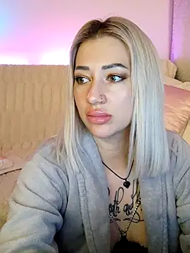 Gina-Lumaraのウェブカメラショー