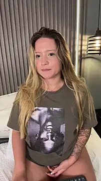 Chat +18 de MiaPetit_ ao vivo