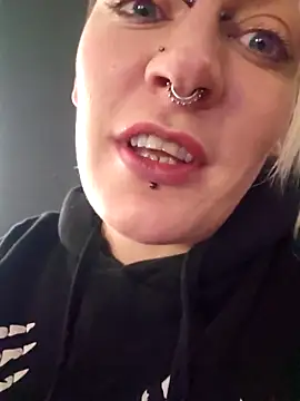 Živý XXX chat PinkTheHawk