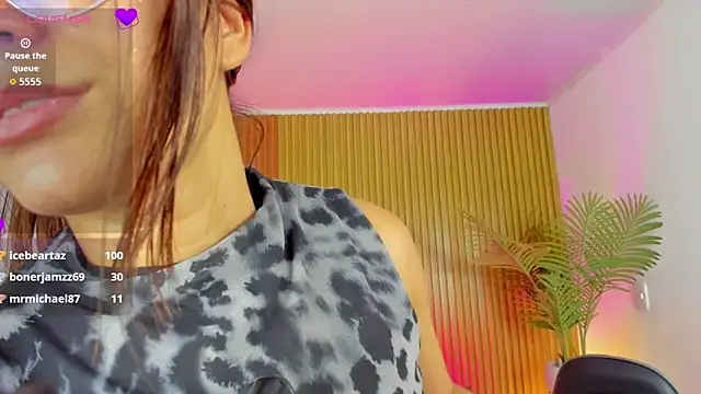 scarlett_rosse_x Adlı Modelin Canlı XXX Sohbeti