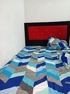 CurlyBitch: απευθείας συνομιλία ΧΧΧ