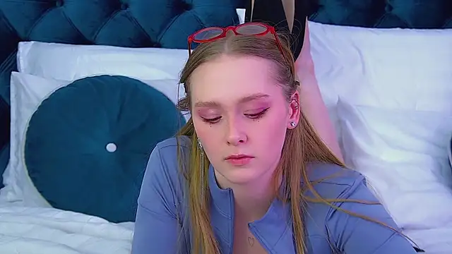 AgataFoxley 网络视讯表演