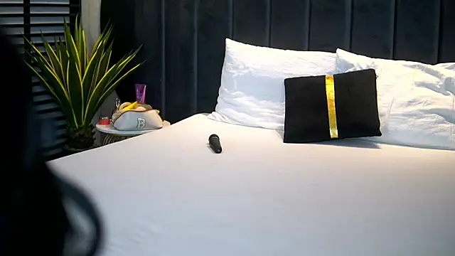 KylieKroftt: онлайн-секс-чат