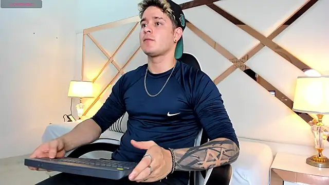 Show modela rayan_linxx na web-kameri