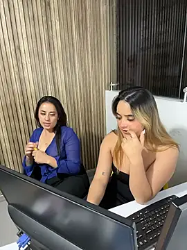 Antonella_Julieta Chat XXX live