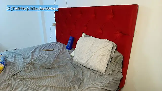 NicoDavisOfficial live XXX chat