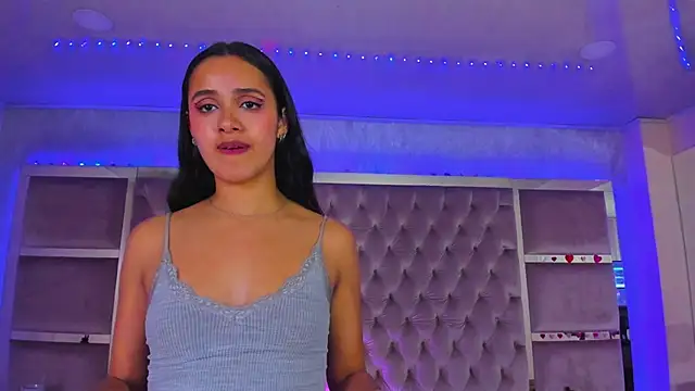 Chat +18 de Harii_02 ao vivo