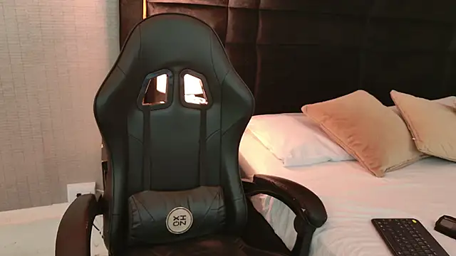 EllaEvanz's Live XXX Chat