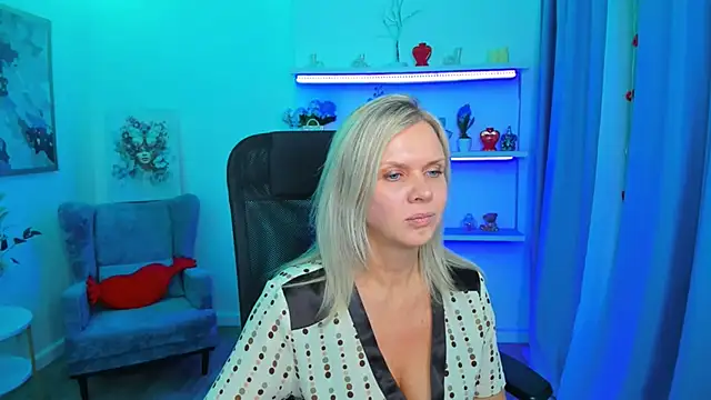 AgathaKlouin: онлайн-секс-чат