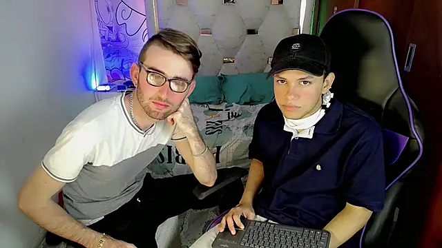 Top_and_bottom Webcam Show