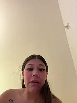 Alyshanon18's Live XXX Chat