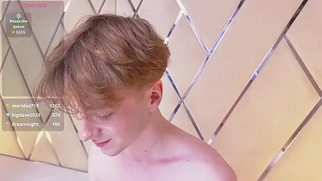 Paul_Holt: διαδικτυακό σόου στην κάμερα