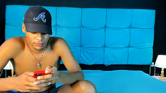 Show modela KatyCoupleHot na web-kameri