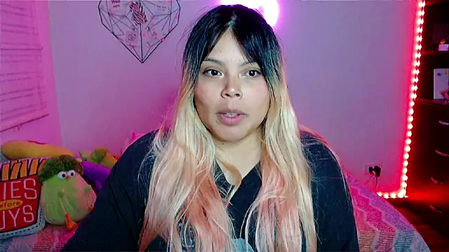 EllieMoonX élő XXX-chatje