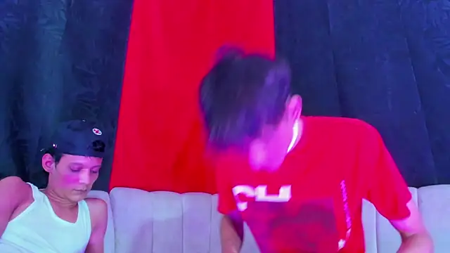 Pleasure_boys_hot Pertunjukan Webcam