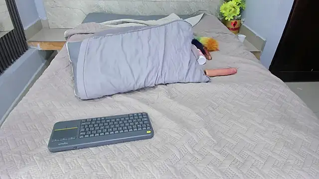 Chat XXX ao vivo de Flor-salvajee