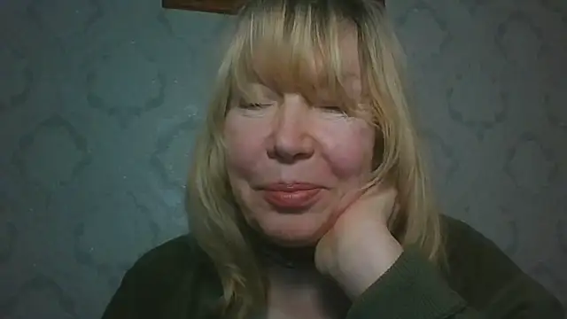 OlgaShine élő XXX-chatje