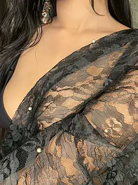 KARISHMA-STRIP Chat XXX in diretta