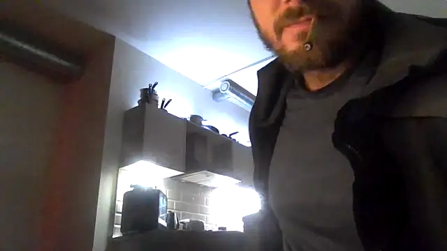 Chat XXX en directo de cheekycherryx