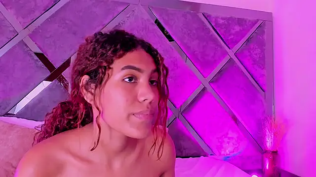 luciagray1 Show Webcam