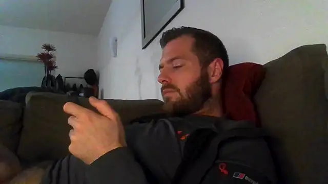 cheekycherryx élő XXX-chatje