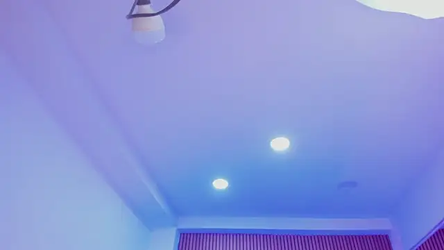 SelenaStonne Adlı Modelin Canlı XXX Sohbeti