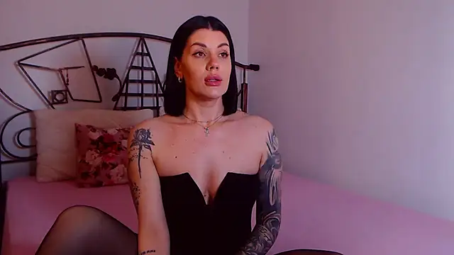 YvonneEverleen Live XXX chat