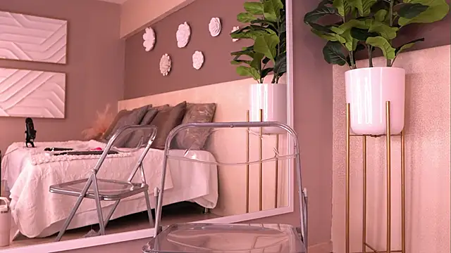 evamoretti Adlı Modelin Canlı XXX Sohbeti