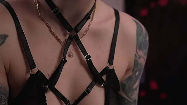 GirlGogo Adlı Modelin Canlı XXX Sohbeti