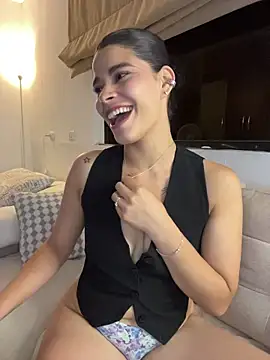 Leah_Honey26 Adlı Modelin Canlı XXX Sohbeti