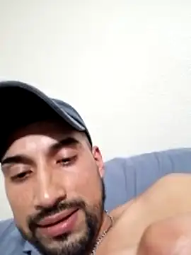 Enormer22c webcam show